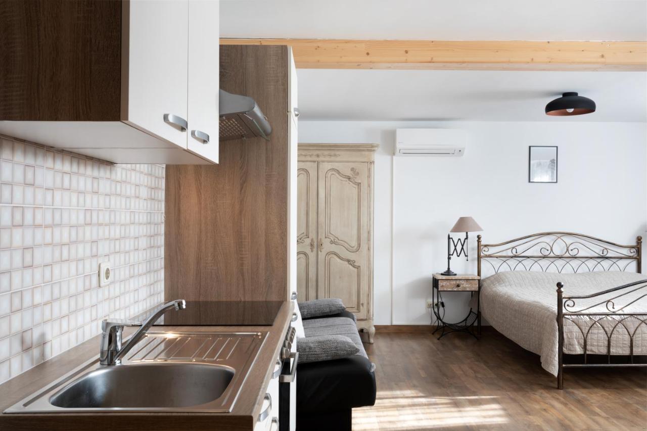 Holiday Lake Apartment *